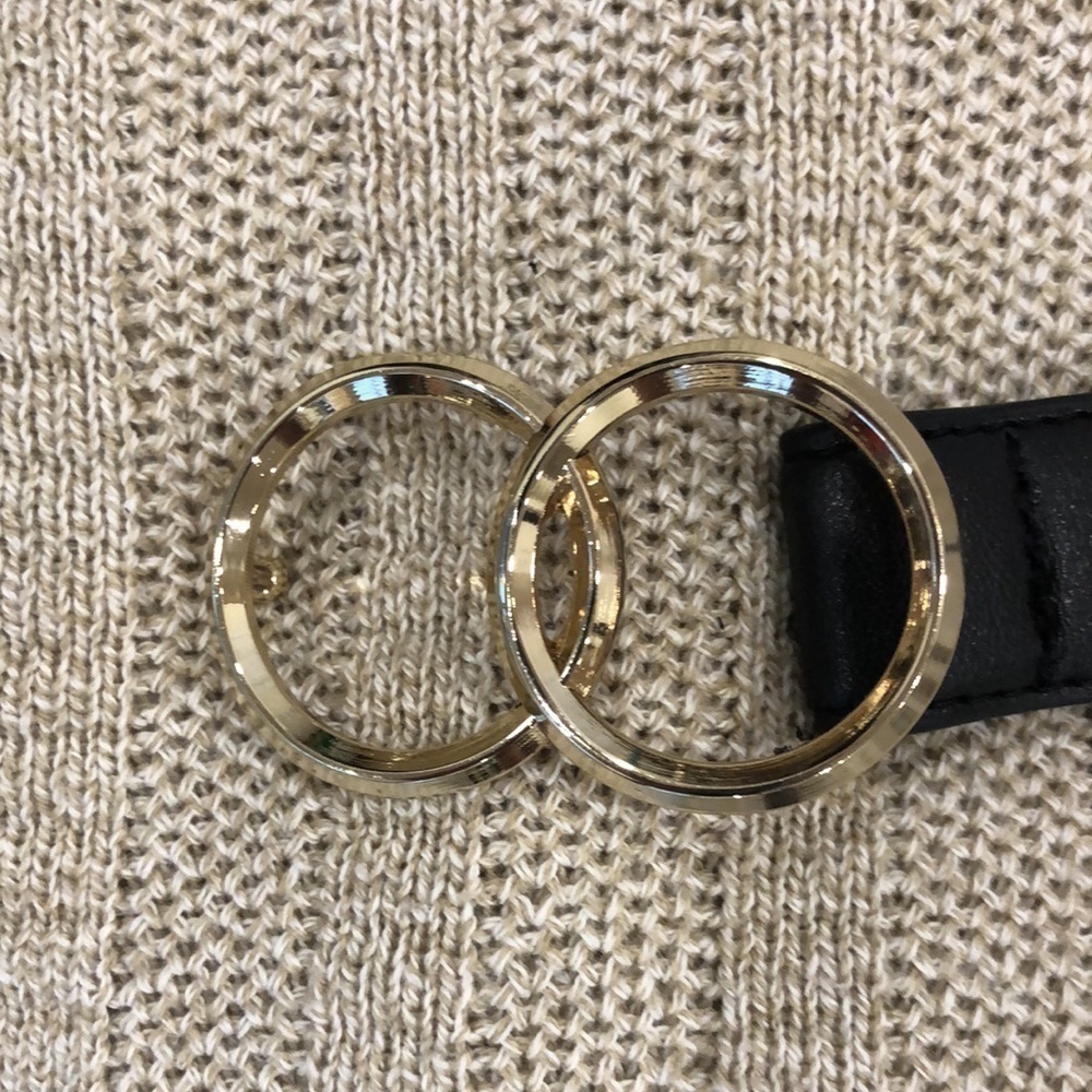 Black Belt With Double Ring Gold Toned Buckle. Polyurethane. No Flaws Like New